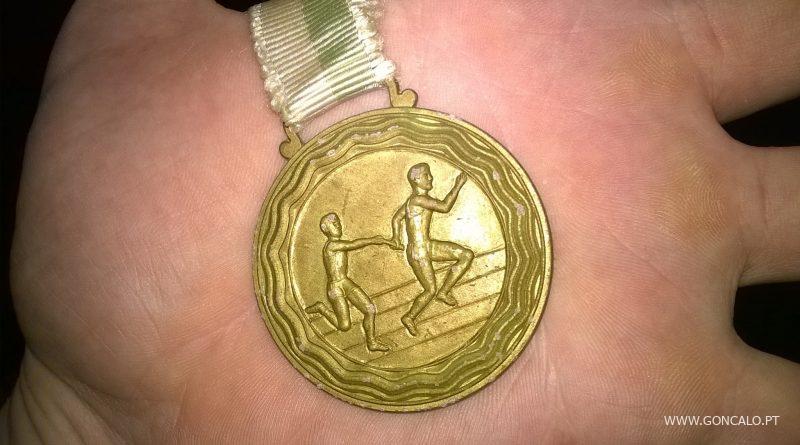 Uma medalha de Atletismo ganha em 1985 na única competição de Atletismo em que decidi participar...